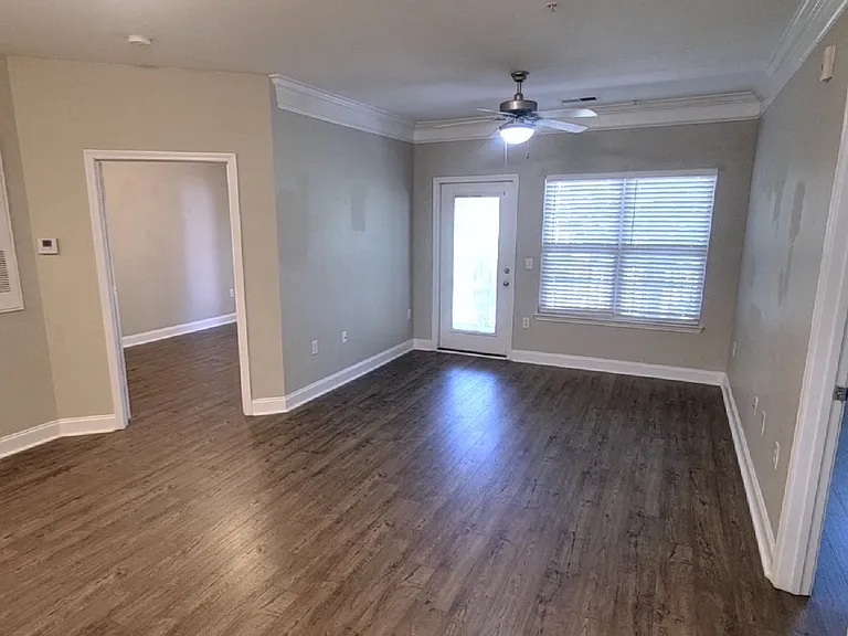 1421 Basildon Rd — Photo 4