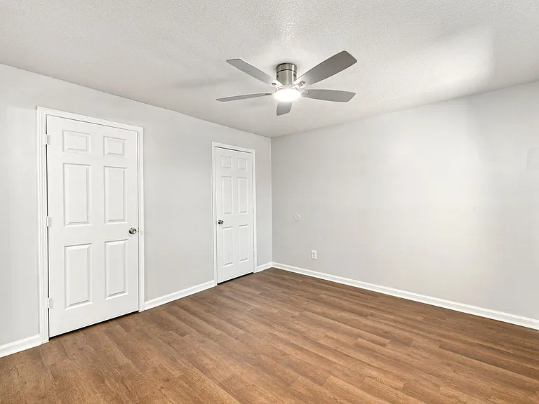 Legend Oaks Gated Community — Photo 58