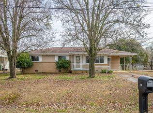 512 Neal Dr, Rossville, GA 30741