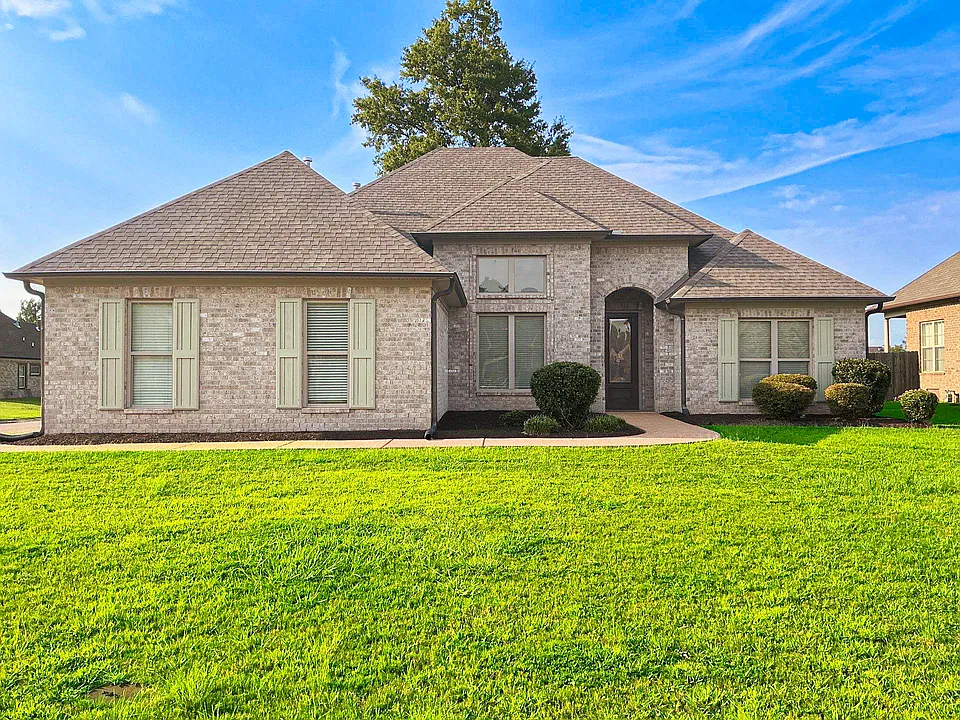 7 Brookwood Dr