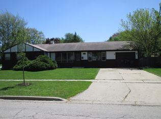 2901 Hawk Ln, Rolling Meadows, IL 60008