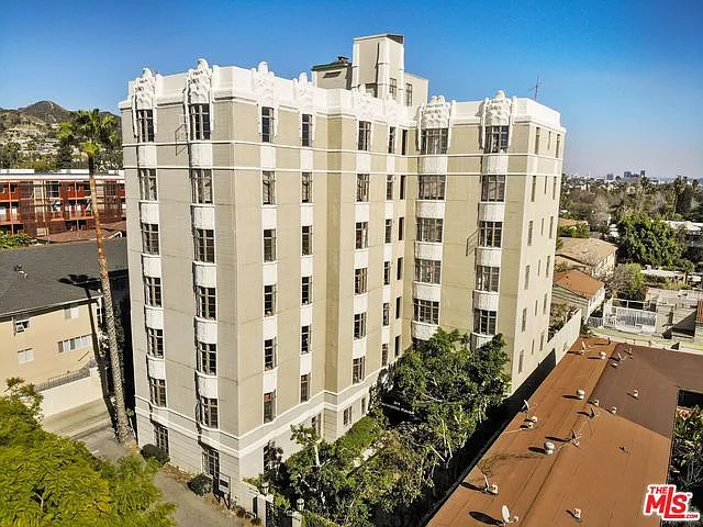 2 bed, 1.0 bath, 1100 sqft, $3,850 — Photo 4