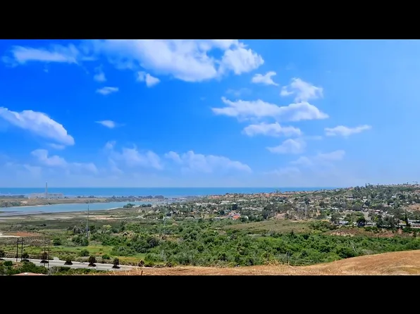 1 Hemingway Dr, Carlsbad, CA 92008