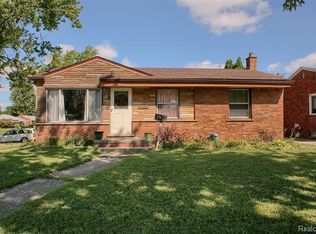 16887 Martin Rd, Roseville, MI 48066