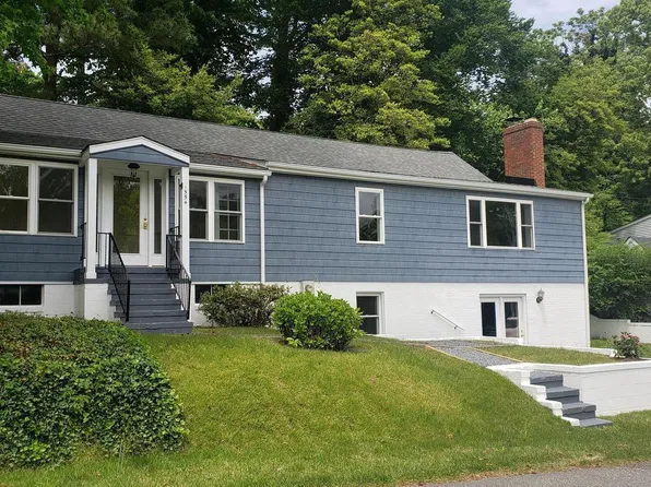 1554 N Harbor Dr, Saint Leonard, MD 20685