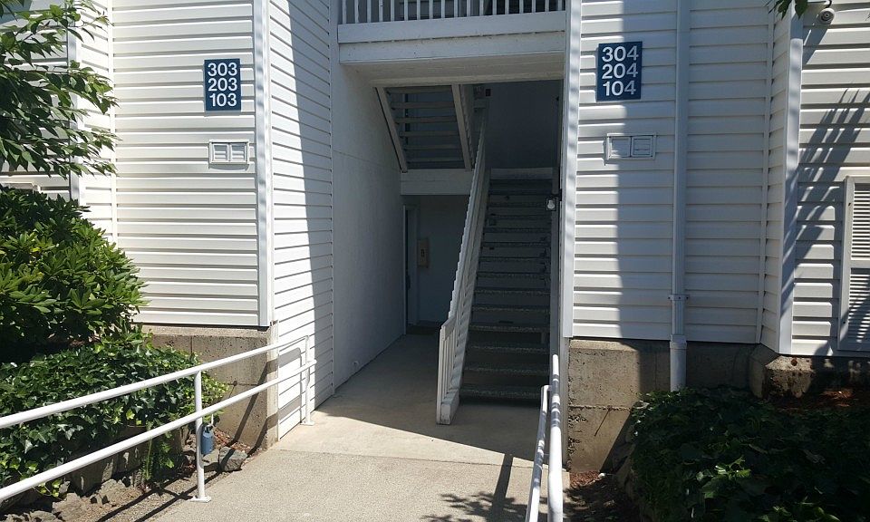 2nd image of 11002 SE Petrovitsky Rd