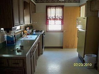 2nd image of 25501 Drakefield Ave