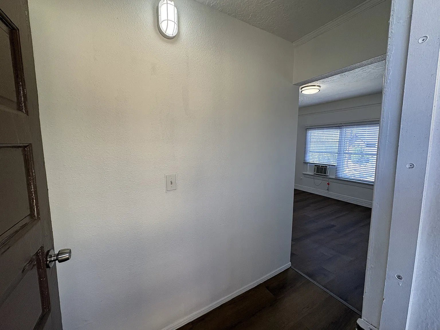 2 bed, 650 sqft, $2,600 — Photo 2