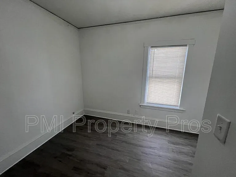 3284 N 30th St — Photo 11