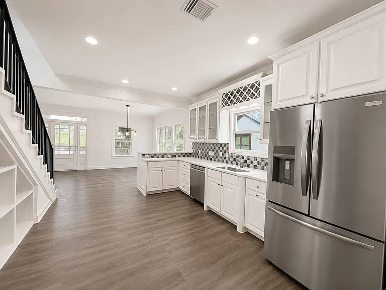 804 E Dean Keeton St — Photo 11