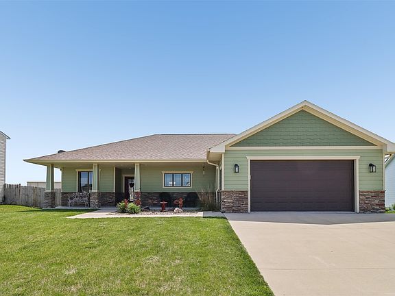 2nd image of 711 Lily Ln