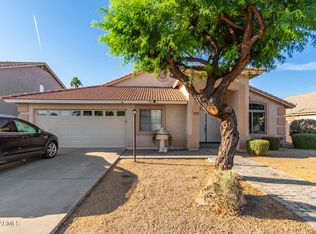 1934 E Smoke Tree Rd, Gilbert, AZ 85296