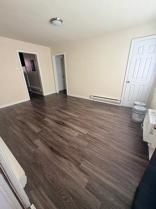 2 bed, 1.0 bath, 800 sqft, $1,095 — Photo 2