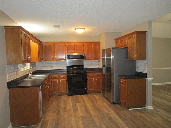 3rd image of 29 Walnut Dr