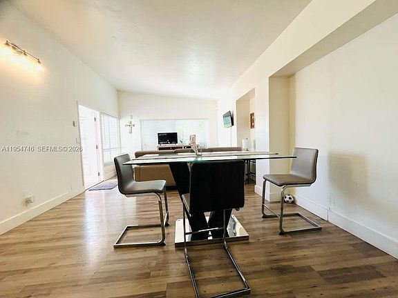 5th image of 3101 SW 18th St