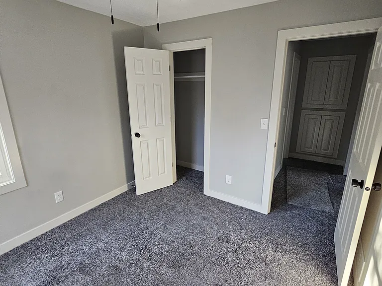 4515 S Cherry Ave — Photo 2