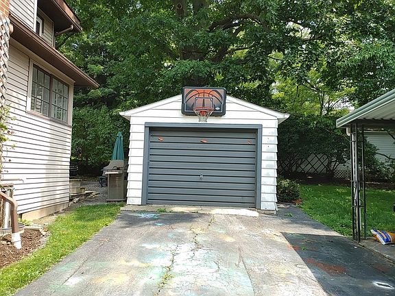 2nd image of 61 Saint James St