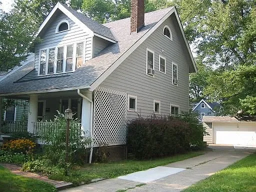 3087 Edgehill Rd photo 1