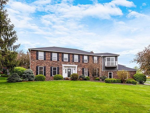 Another view of the front of this impressive Manli