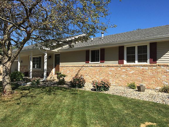 2nd image of 1489 Marquis Dr