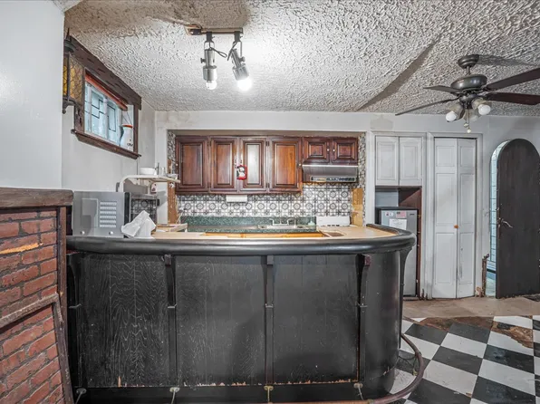 180-19 Grand Central Parkway image 20 of 24