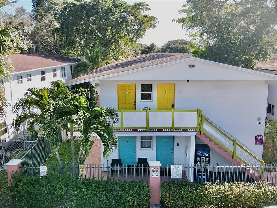 1540 SW 5th Pl #1