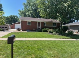 7041 Orchard St, Lincoln, NE 68505