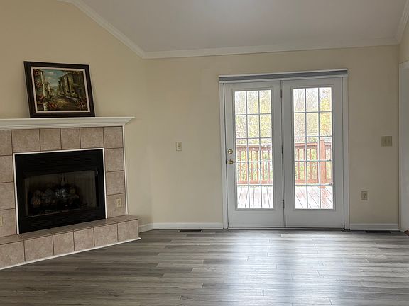 3rd image of 3307 Buckingham Dr