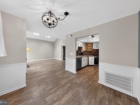 3rd image of 605 Madeline Ct