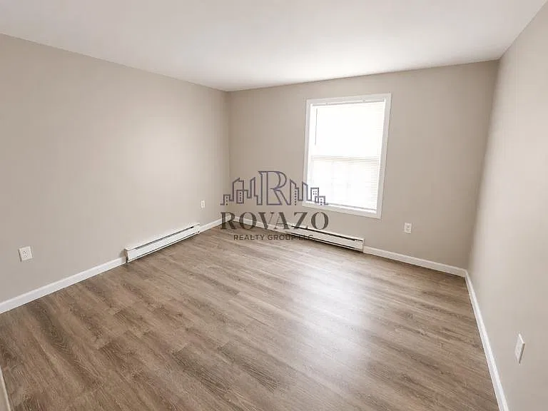 311 Littleton Ave — Photo 4