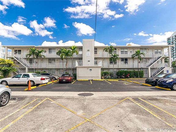 3rd image of 7917 West Dr #14