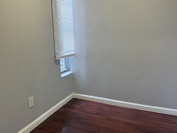 4th image of 635 Winton St