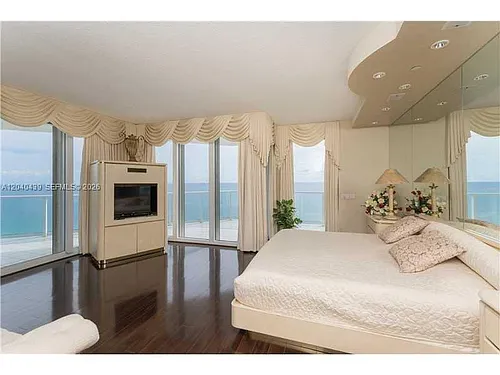 16445 Collins Ave Photo 1