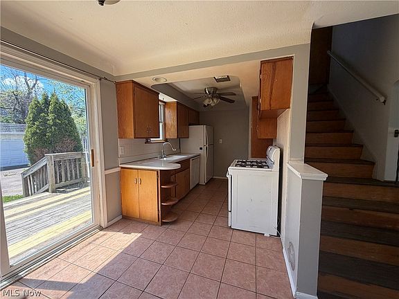 4th image of 9316 Alexander Rd