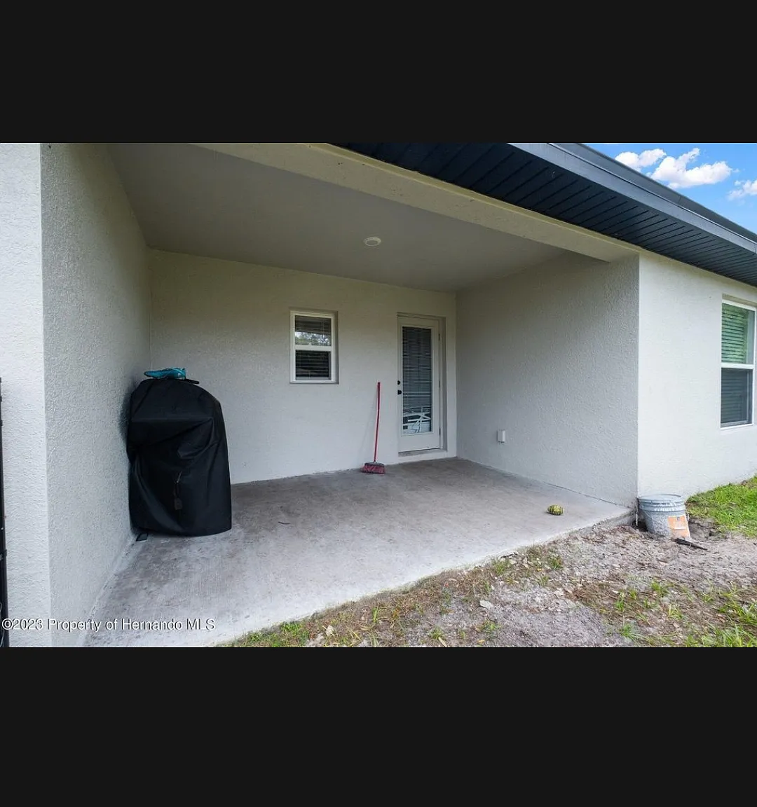 3 bed, 1304 sqft, $1,850 — Photo 2