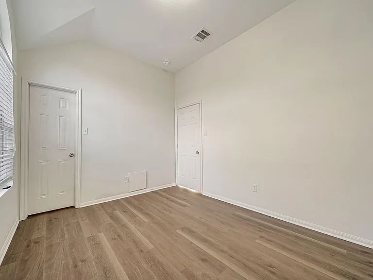 18439 Sunrise Oaks Ct — Photo 21
