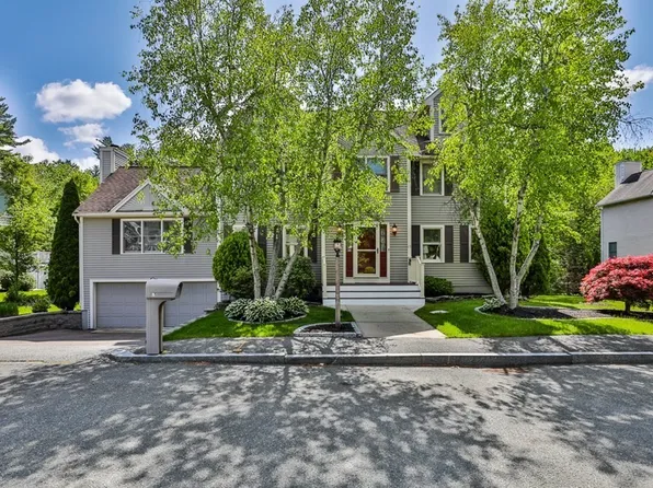 15 Dexters Ln, Wakefield, MA 01880