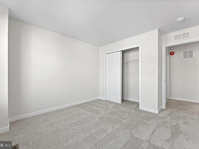 56 Continental Way — Photo 23