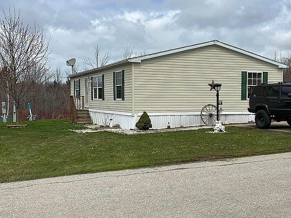 2nd image of 340 Snowbury St