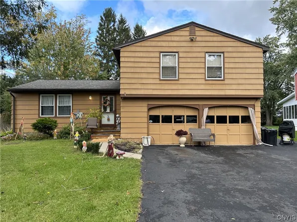 21 Hanley Rd, Liverpool, NY 13090