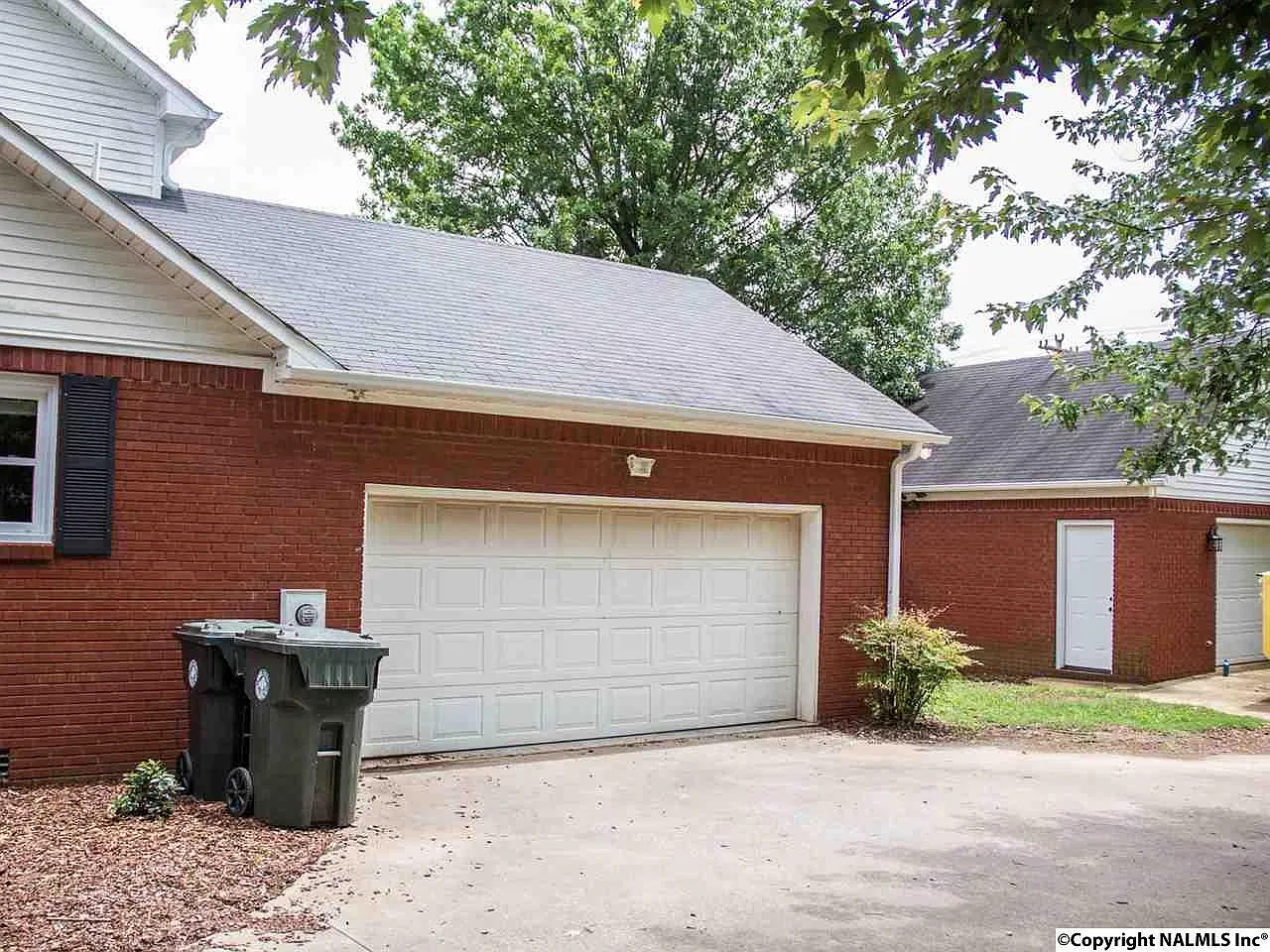 4 Bedroom Full Brick — Photo 4