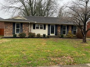 9408 Tiverton Ct, Rolling Hills, KY 40242