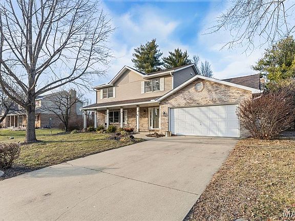 2nd image of 6 Mapleleaf Ln