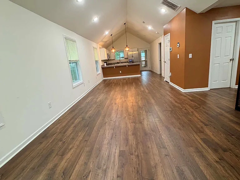 117 Phillips St — Photo 4