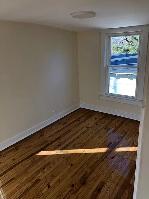1 bed, 900 sqft, $1,295 — Photo 3