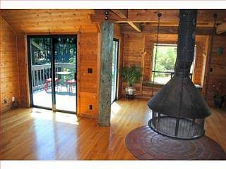 5th image of 537 Palisades Ave