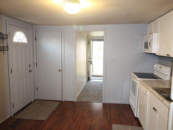 5th image of 931 Saint Clair Ave