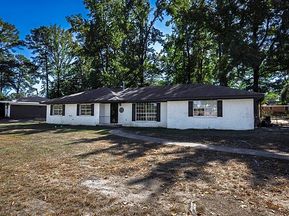 2nd image of 2701 Lynwood Dr