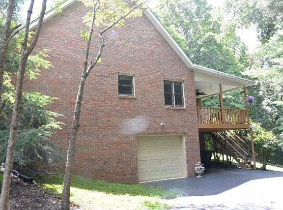4th image of 639 Julia Dr
