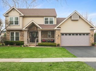 1172 Hummingbird Ln, Grayslake, IL 60030